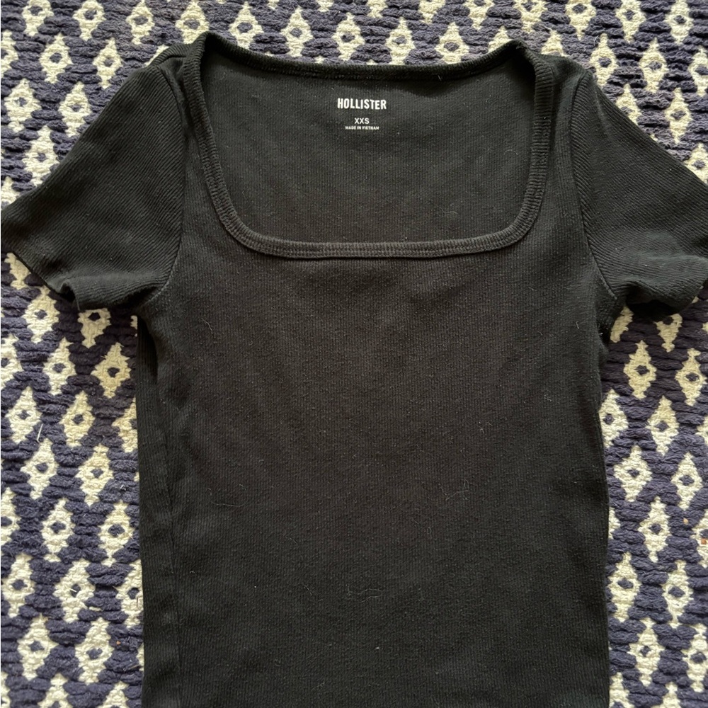 hollister black square neck t-shirt